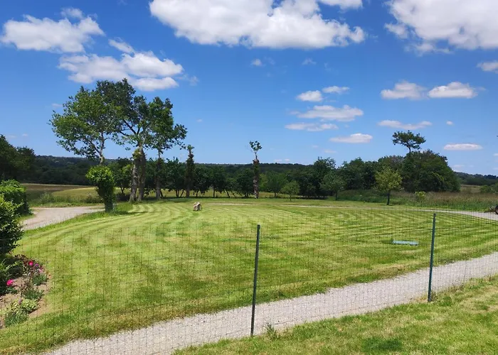 Broceliande Calme Breton, Spa, Wifi, Amazon-Disney Tv, 4 Lits, Freebox Revolution,Draps, Cafe, The