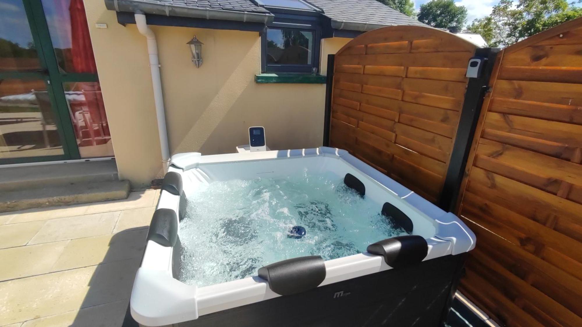 Holiday home Broceliande Calme Breton, Spa, Wifi, Amazon-disney Tv, 4 Lits, Freebox Revolution,draps, Cafe, The *